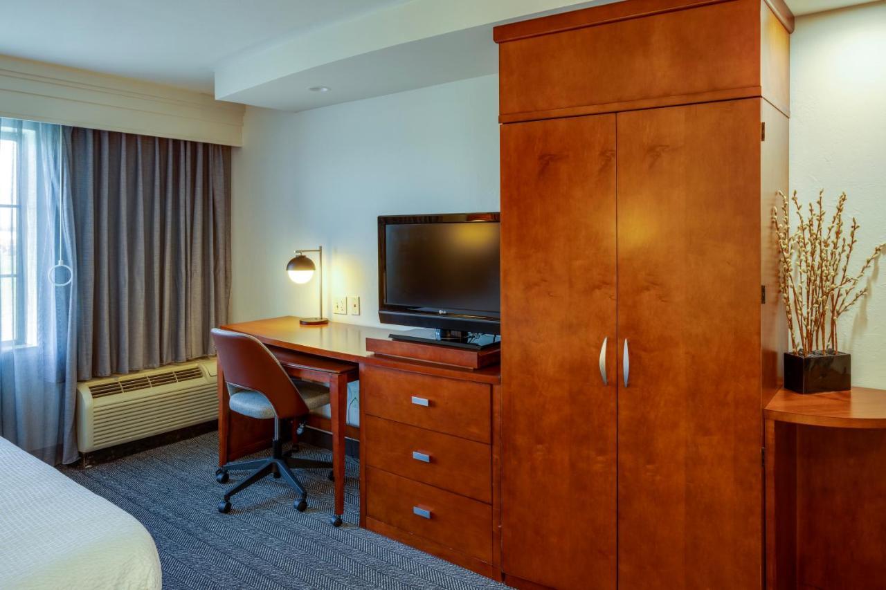 Hotel Courtyard By Marriott North/quail Springs 3*
